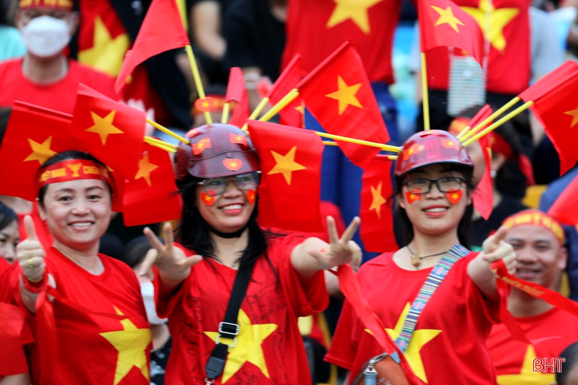 Thắng kịch tính trước Thái Lan, Việt Nam vô địch bóng đá nữ SEA Games 31