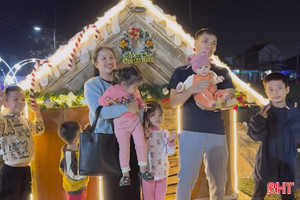 Bà con giáo dân Hà Tĩnh mừng đón Giáng sinh