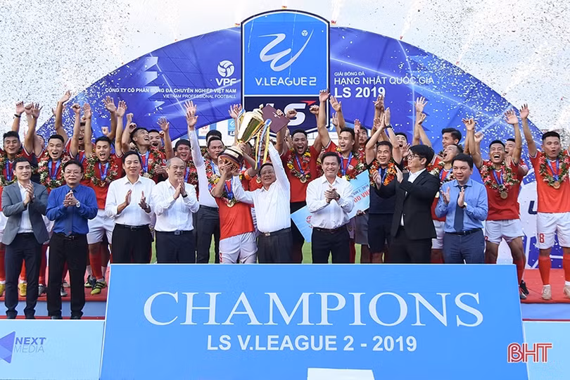 Hồng Lĩnh Hà Tĩnh đăng quang chức vô địch Giải hạng nhất quốc gia 2019