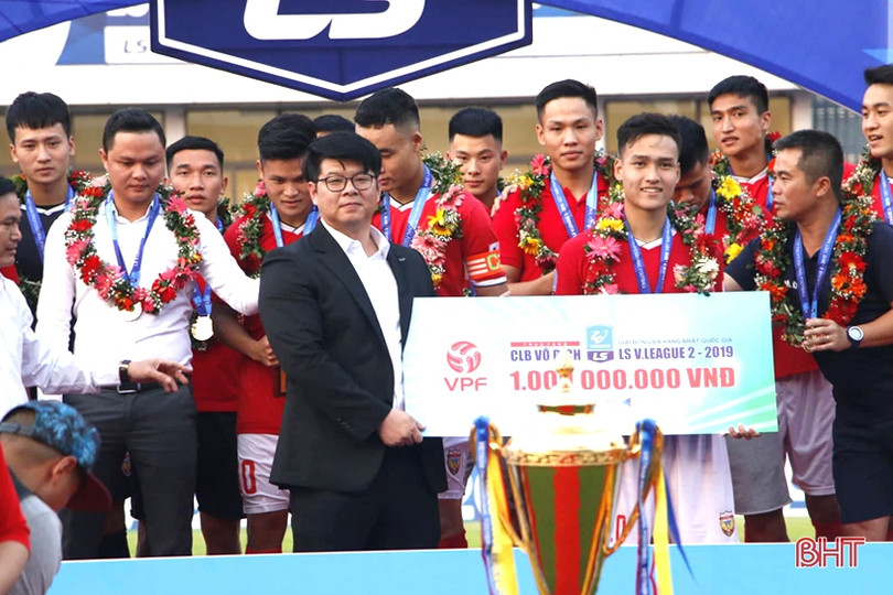 Hồng Lĩnh Hà Tĩnh đăng quang chức vô địch Giải hạng nhất quốc gia 2019