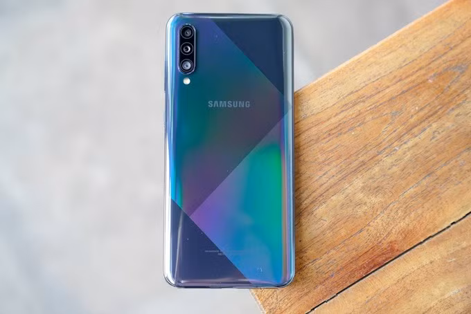 7 smartphone tầm trung mới ra mắt tại Việt Nam