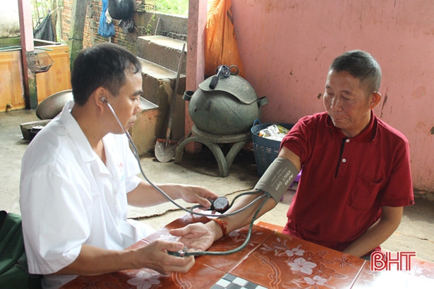 Quân y Hà Tĩnh khám chữa bệnh cho gần 4.700 lượt người Lào