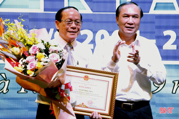 Văn phòng đại diện Báo Nhà báo và Công luận Bắc miền Trung kỷ niệm 15 năm thành lập