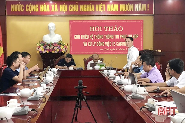 Viettel Hà Tĩnh giới thiệu hệ thống thông tin phục vụ họp và xử lý công việc