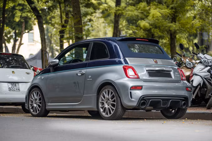 “Mui trần tí hon” Fiat 500 giá gần 3 tỷ tại Việt Nam