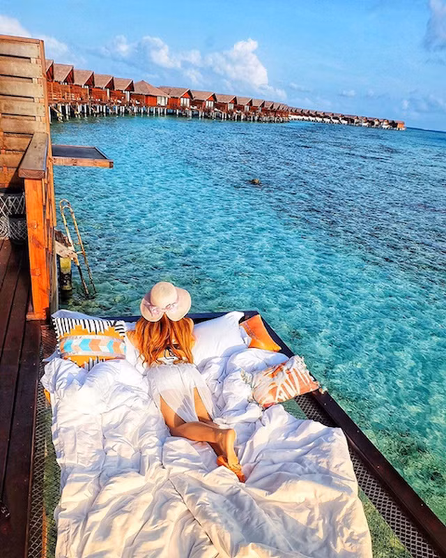 Dưới là đại dương, trên là trăng sao - đây có thể là nơi ngủ đẹp nhất thế giới