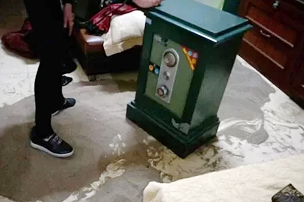 Lợi dụng sơ hở, 3 đối tượng đột nhập nhà thờ họ trộm két sắt