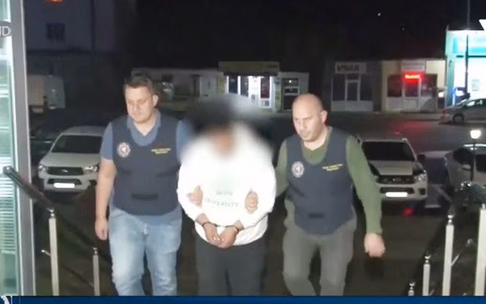 Thế giới ngày qua: Cá chết hàng loạt tại hồ Koroneia của Hy Lạp