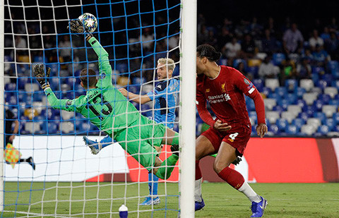 Van Dijk mắc sai lầm, ĐKVĐ Champions League thua sốc ngày ra quân ảnh 3 Van Dijk mắc sai lầm, ĐKVĐ Champions League thua sốc ngày ra quân