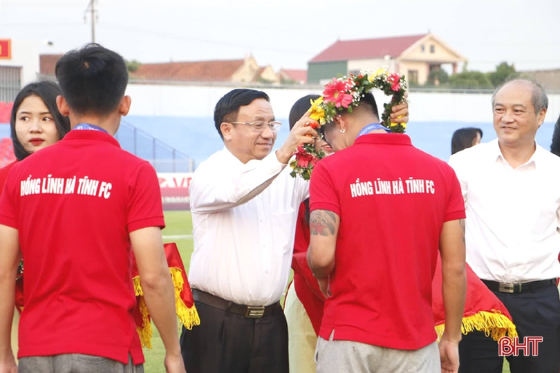 Hồng Lĩnh Hà Tĩnh đăng quang chức vô địch Giải hạng nhất quốc gia 2019
