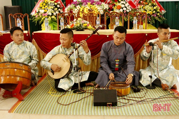 Ra mắt CLB Bảo tồn di sản hát chầu văn & nghi lễ hầu đồng phường Trung Lương