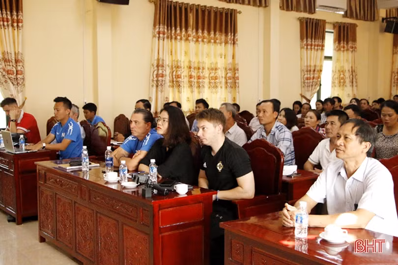 PVF tập huấn nghiệp vụ HLV bóng đá cho hơn 450 giáo viên Hà Tĩnh