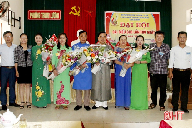 Ra mắt CLB Bảo tồn di sản hát chầu văn & nghi lễ hầu đồng phường Trung Lương