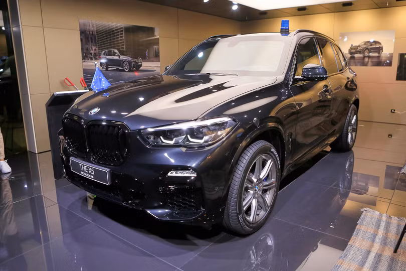Cận cảnh SUV chống đạn BMW X5 Protection VR6 tại triển lãm Frankfurt 2019