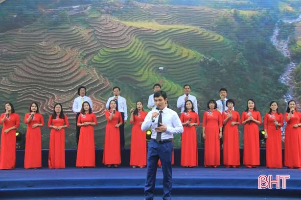 Khoa Ngữ văn - ĐH Vinh đóng góp quan trọng vào sự nghiệp GD&ĐT của đất nước