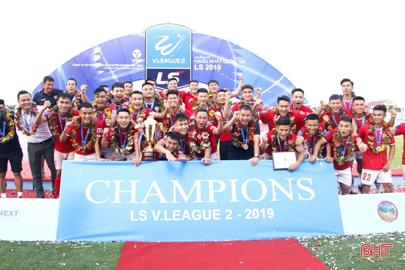 Hồng Lĩnh Hà Tĩnh đăng quang chức vô địch Giải hạng nhất quốc gia 2019