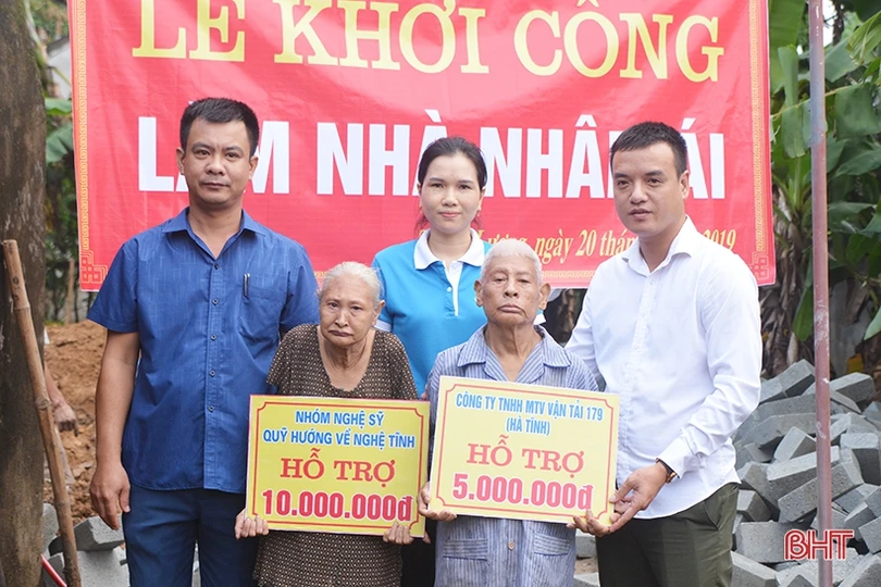 Bạn đọc Báo Hà Tĩnh hỗ trợ xây “Nhà nhân ái” cho anh trai gần 75 tuổi nuôi em gái tật nguyền