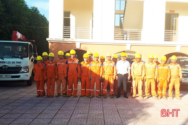 Điện lực Vũ Quang tập trung chỉnh trang lưới, giảm tổn thất điện năng