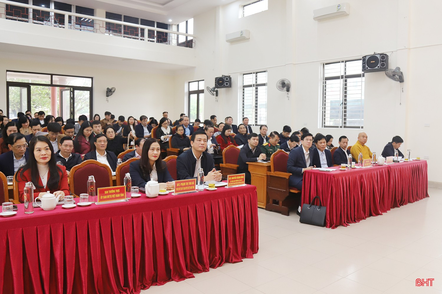 Đại biểu tham dự hội nghị.