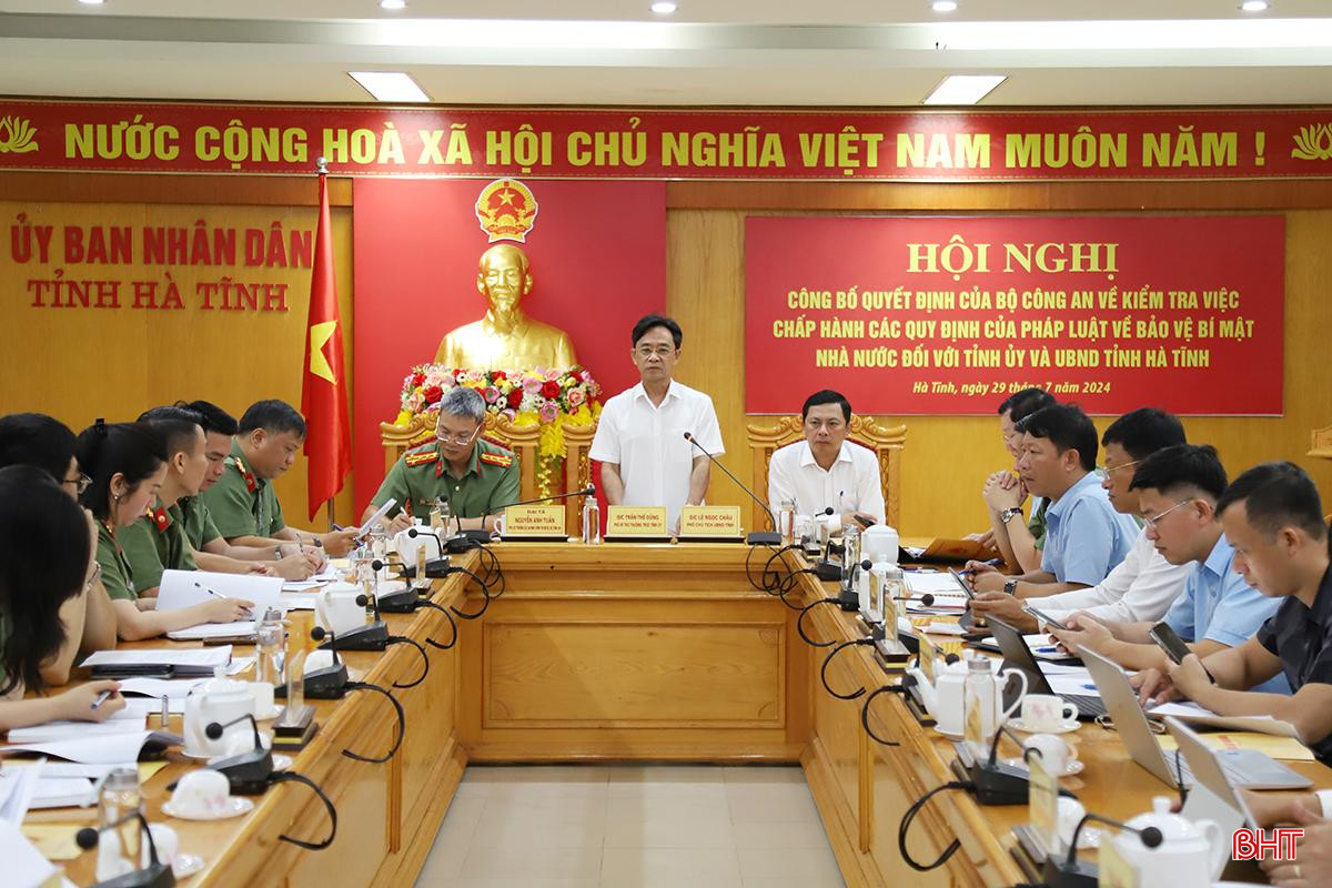 Các đồng chí chủ trì hội nghị. BCA2.jpg