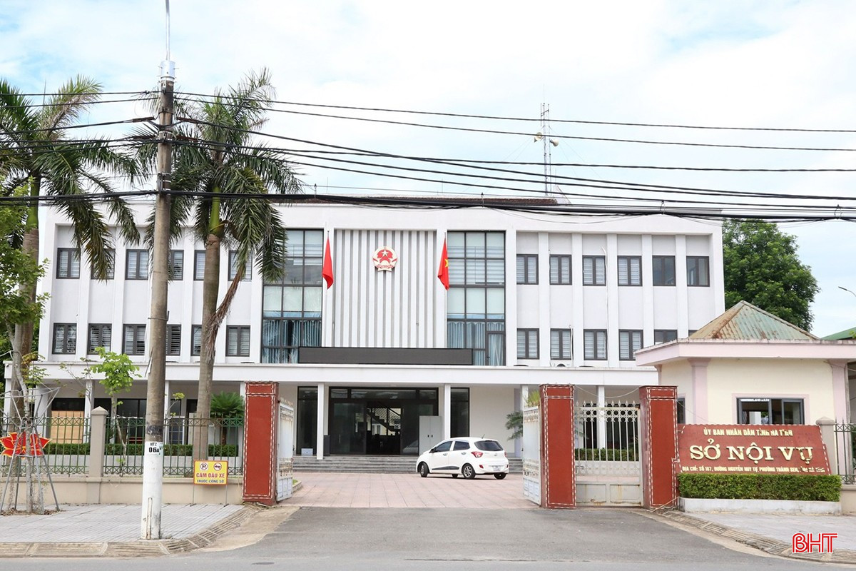 Sở Nội vụ hiện đang rà soát các văn bản hướng dẫn để xây dựng kế hoạch, tham mưu UBND tỉnh thành lập Ủy ban Bầu cử tỉnh nhằm chỉ đạo triển khai các nội dung theo quy định của pháp luật. bqbht_br_12ad.jpg