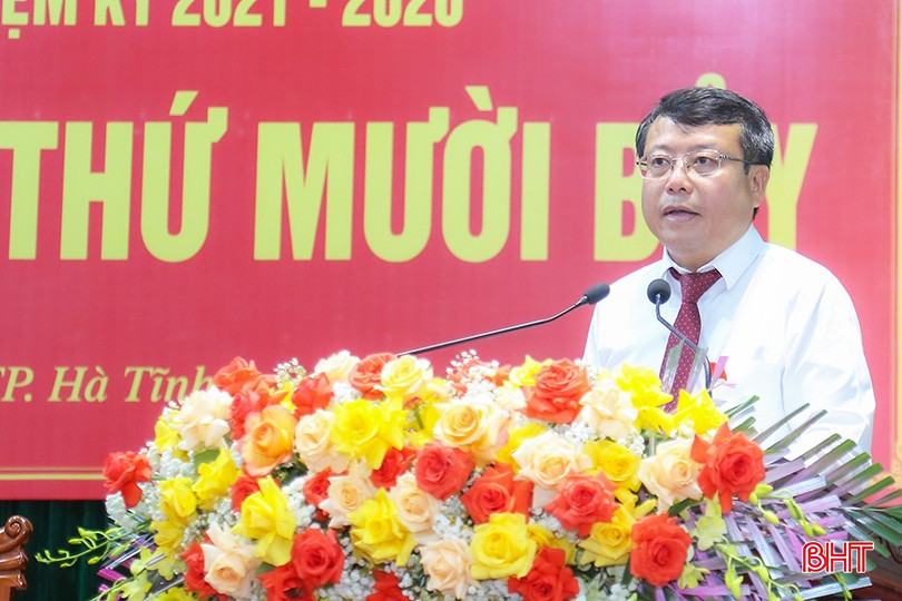 Bí thư Thành ủy - Chủ tịch HĐND thành phố Dương Tất Thắng phát biểu tại kỳ họp. 22.jpeg