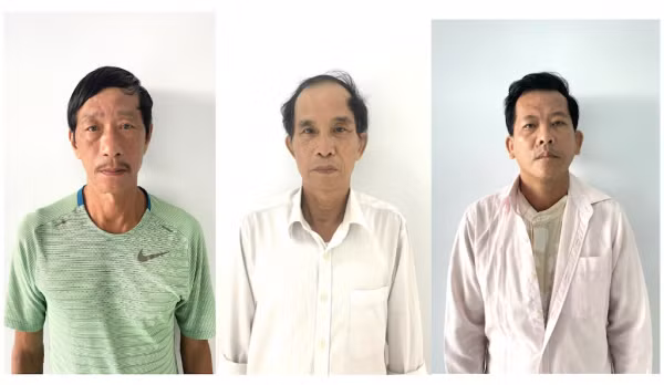 Từ trái qua: Nguyễn Huỳnh Văn Đợi, Trần Đình Bá và Đoàn Trọng.