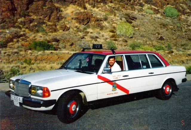 Chiếc Mercedes-Benz 240D vẫn đang được sử dụng chạy taxi dù quãng đường trên ODO đã vượt mốc 7 triệu km. Ảnh: Escuderia.