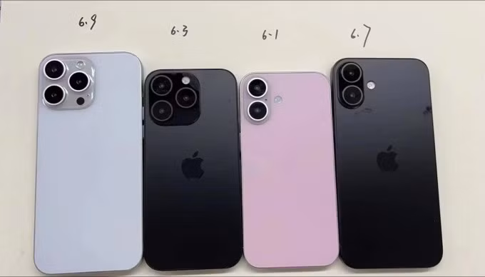 Từ trái sang: mô hình iPhone 16 Pro Max, iPhone 16 Pro, iPhone 16 và iPhone 16 Plus. Ảnh: Sonny Dickson