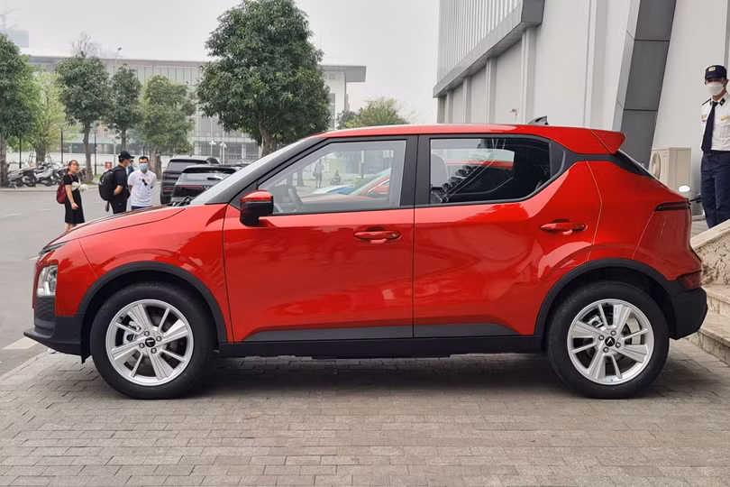 VinFast VF 5 Plus là lựa chọn thuần điện duy nhất trong phân khúc SUV cỡ A. Ảnh: Bối Hạ.