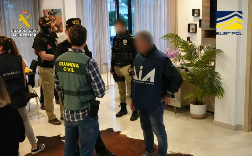 Europol tiến hành 40 vụ bắt giữ và thu giữ 8 tấn cocaine. (Nguồn: europol) Europol tiến hành 40 vụ bắt giữ và thu giữ 8 tấn cocaine. (Nguồn: europol)