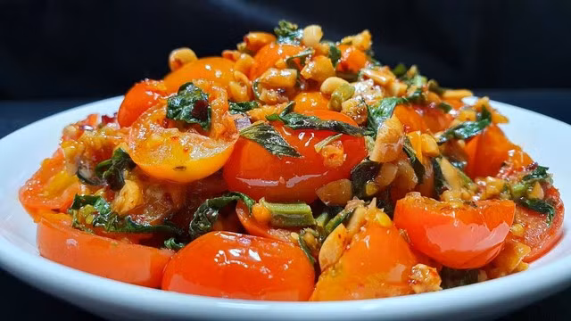 Đun chín cà chua sẽ làm phóng thích nồng độ lycopene.