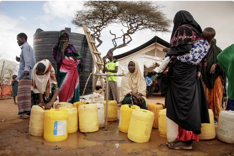 Người tị nạn Somalia tại một trại tạm ở Dadaab, Kenya ngày 23/3/2023. (Ảnh: AFP/TTXVN) 78.jpg