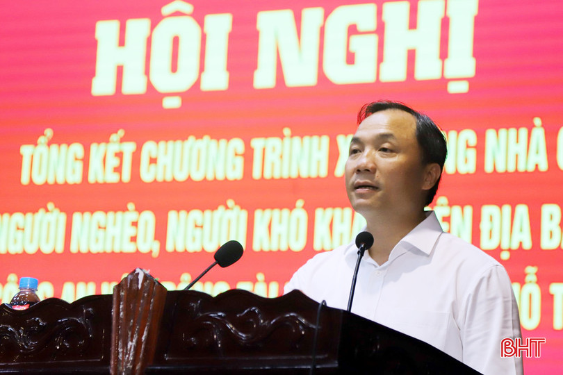 Bí thư Tỉnh ủy Hoàng Trung Dũng phát biểu tại hội nghị. 7777.jpg