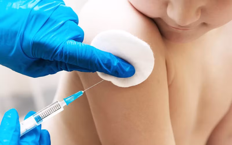 Biện pháp hữu hiệu nhất là tiêm phòng vaccine rubella để phòng bệnh.