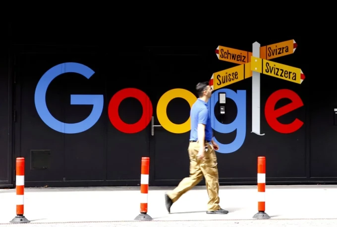 Bên ngoài một văn phòng của Google. Ảnh: Reuters