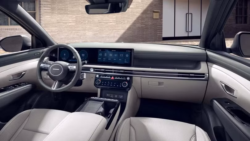 Trên táp-lô của Hyundai Tucson 2025 là sự kết hợp giữa màn hình cảm ứng với các phím điều khiển vật lý. Ảnh: Hyundai.