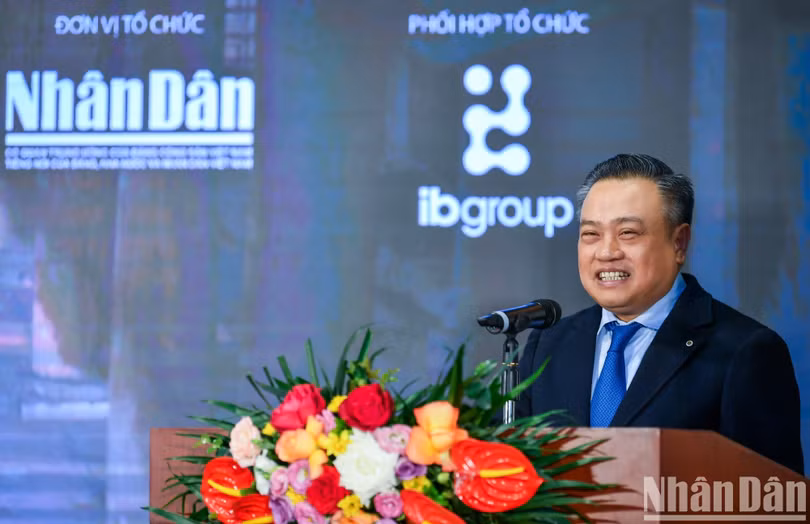 Ông Trần Sỹ Thanh chia sẻ cảm xúc tại sự kiện.