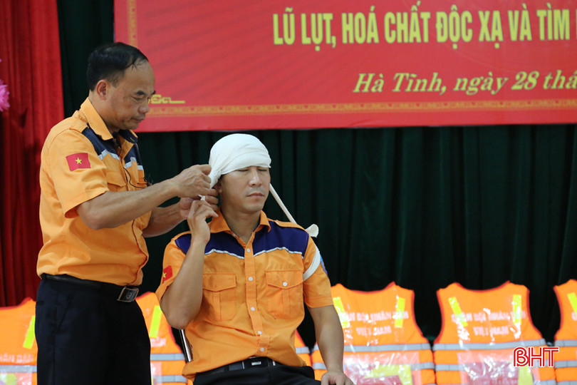 Hướng dẫn các kỹ năng sơ cấp cứu khi bị thương, đuối nước. 3 (10).jpeg