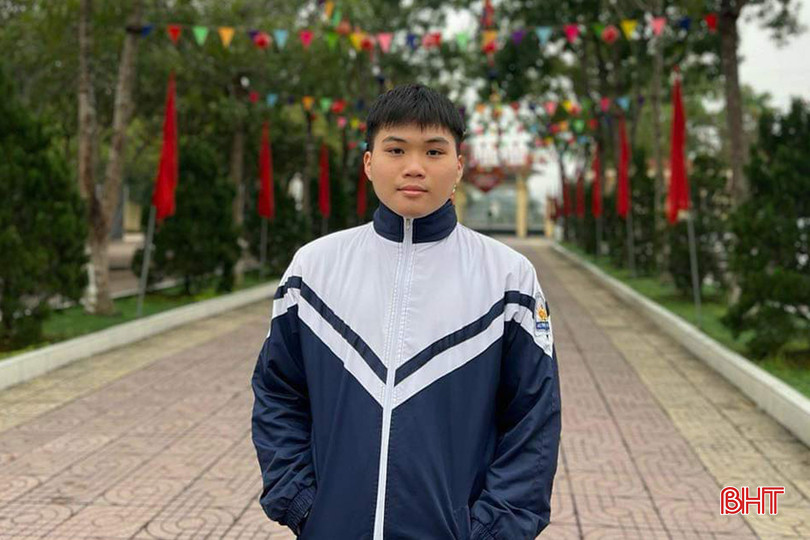 Em Trần Tuấn Anh - top 15 Kỳ thi chọn đội tuyển Olympic Tin học châu Á - Thái Bình Dương. 435688698_1427814098122738_4541492562414117266_n (1).jpg