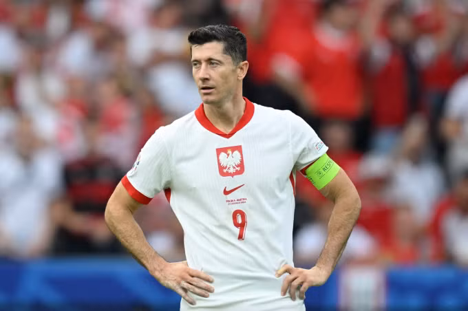 Robert Lewandowski vào sân ở phút 60 nhưng không để lại dấu ấn ở trận Ba Lan thua Áo 1-3 ở lượt hai bảng D Euro 2024. Ảnh: UEFA