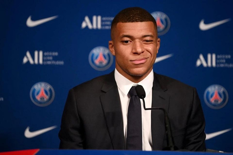 Mối quan hệ vốn không tốt đẹp giữa Mbappe và PSG gặp thêm một rào cản mới. Mối quan hệ vốn không tốt đẹp giữa Mbappe và PSG gặp thêm một rào cản mới.