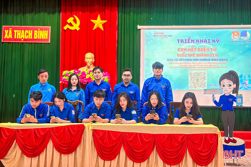 Thành đoàn Hà Tĩnh tổ chức cho đoàn viên thanh niên (ĐVTN) ký cam kết điện tử ứng xử văn minh trên không gian mạng. a433095872_723592606619279_5027651462330182041_n.jpg