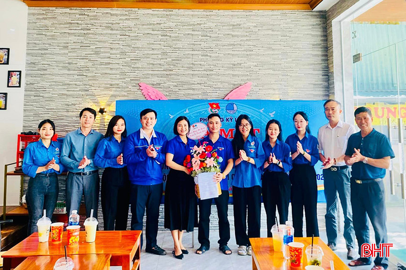 Ra mắt mô hình kinh tế thanh niên chào mừng Đại hội Hội LHTN Việt Nam phường Kỳ Liên (TX Kỳ Anh). a419294766_1820073301756919_7112791518344470903_n.jpg
