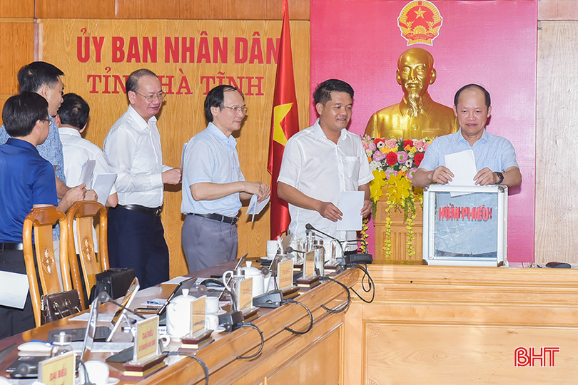 Hội đồng tiến hành bỏ phiếu. ANH_3787.JPG