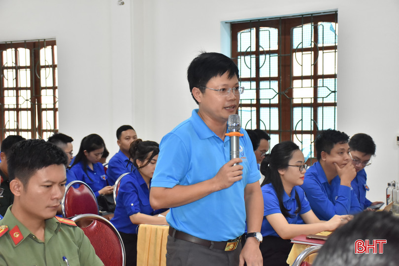 Đại biểu tập trung thảo luận về những giải pháp để triển khai hiệu quả nhiệm vụ 6 tháng cuối năm. 7.jpg