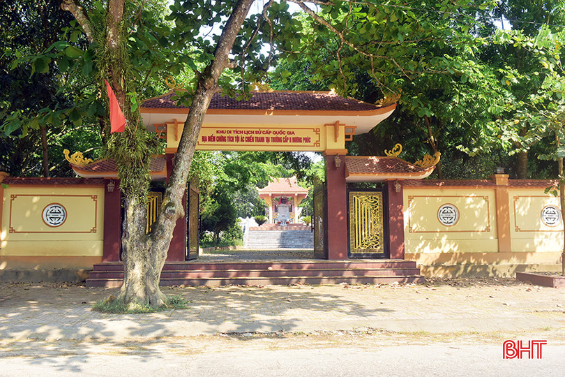 Theo đó, ngoài ngân sách Nhà nước, 2 năm qua, huyện Hương Khê đã kêu gọi xã hội hóa được trên 2,4 tỷ đồng, trong đó có sự tham gia đóng góp của tất cả các trường học trên địa bàn huyện và một số trường tiểu học, THCS, THPT trên địa bàn tỉnh. 3.jpg