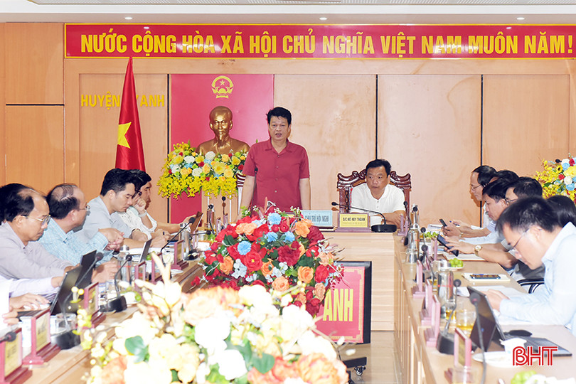Đoàn công tác làm việc với huyện Kỳ Anh để làm rõ thêm một số nội dung về kết quả xây dựng NTM. 7.jpg
