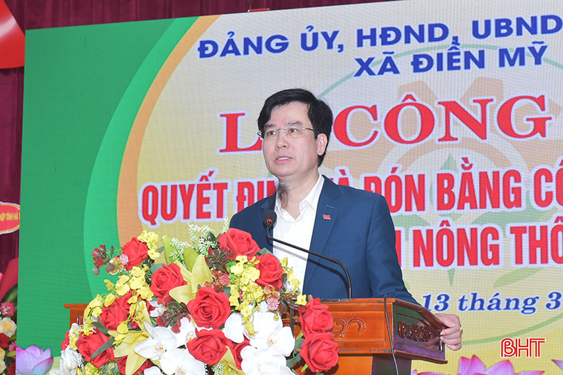 Bí thư Huyện ủy Hương Khê Nguyễn Thanh Điện phát biểu chúc mừng xã Điền Mỹ. 4.jpg