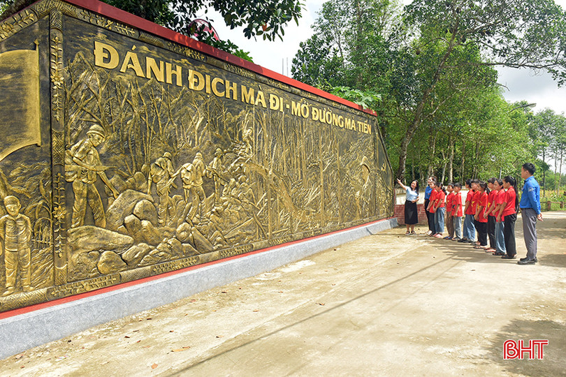 Ngày 9/12/2013, Thủ tướng Chính phủ quyết định xếp hạng Di tích Quốc gia đặc biệt cho Di tích lịch sử đường Trường Sơn - đường Hồ Chí Minh. Di tích tại xã Hương Đô trở thành 1 trong 37 di tích thành phần của hệ thống di tích đường Trường Sơn. 4.jpg